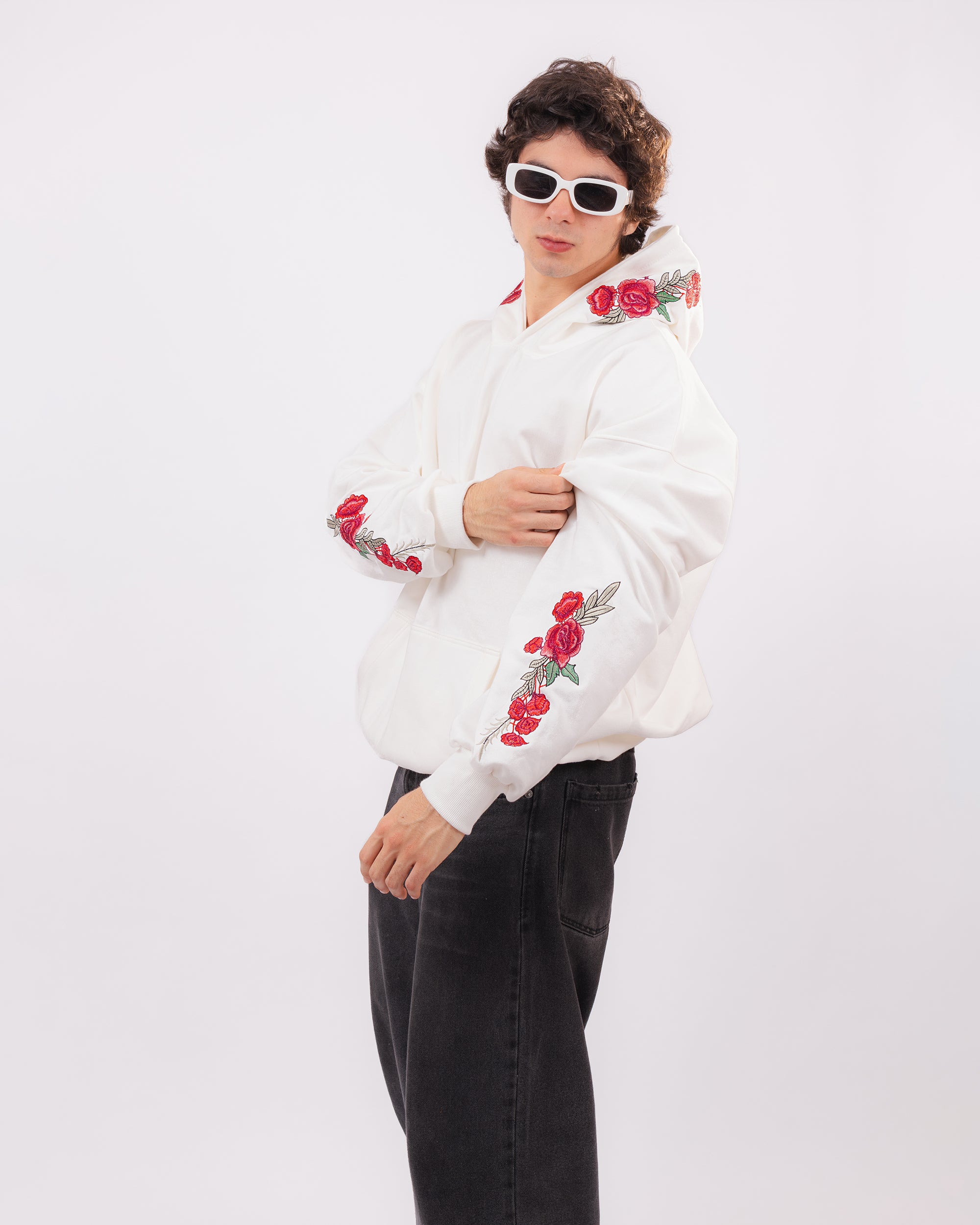 HODDIE OVERSIZE BORDADO ROSE PERLA